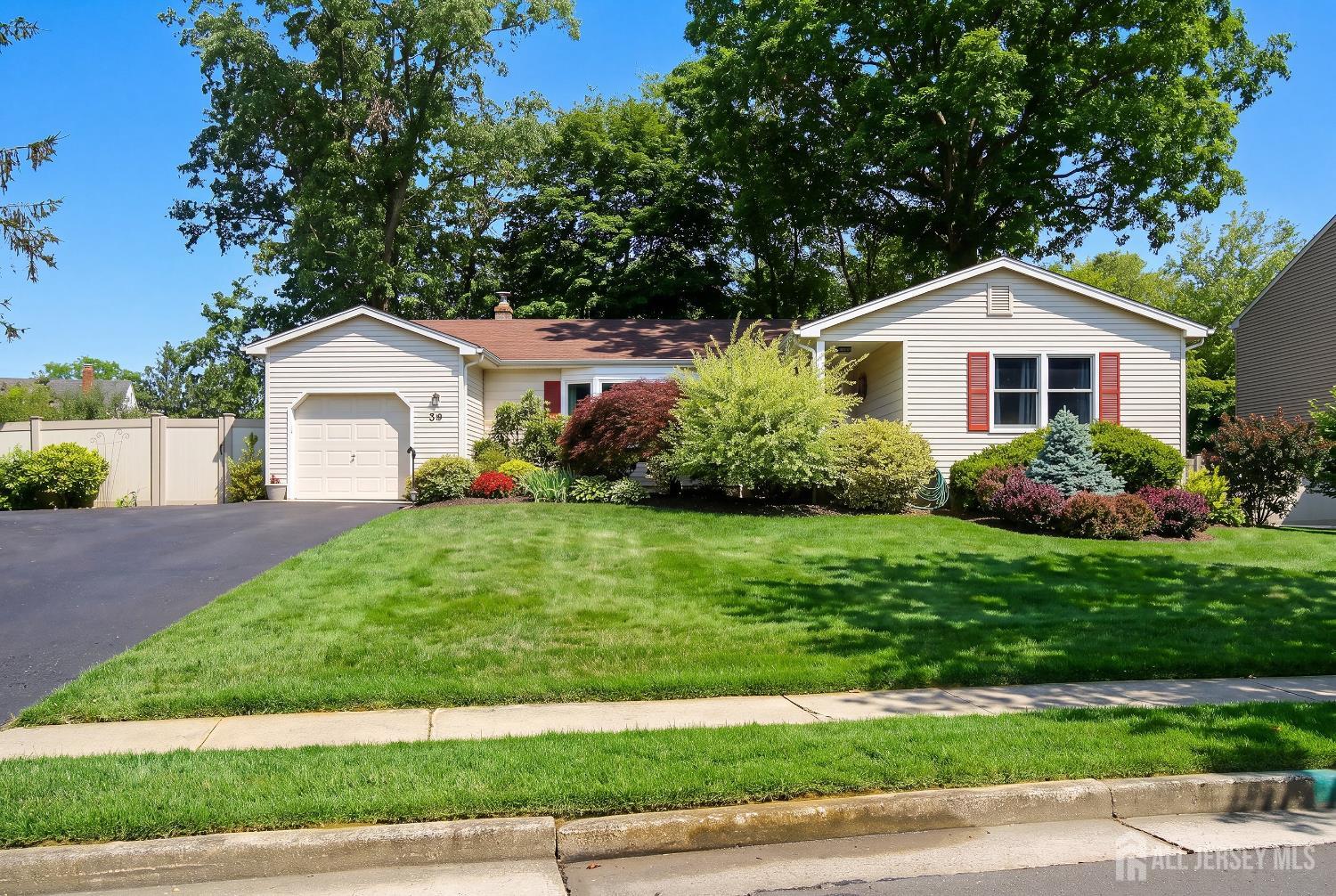 39 Mcfadden Drive Monroe NJ 08831