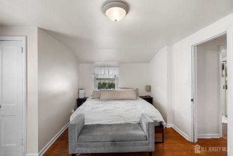 585 Bamford Avenue Middlesex NJ 07095