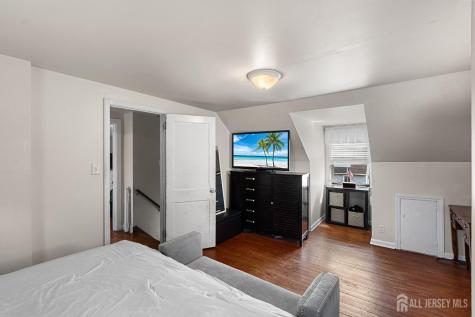 585 Bamford Avenue Middlesex NJ 07095