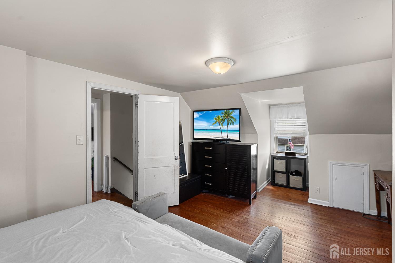 585 Bamford Avenue Middlesex NJ 07095