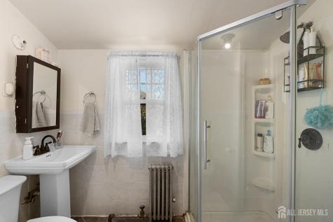 585 Bamford Avenue Middlesex NJ 07095