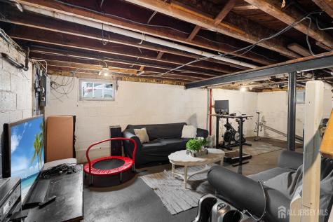 585 Bamford Avenue Middlesex NJ 07095