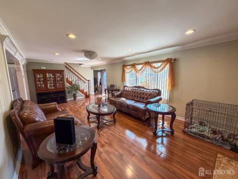 199 E Arthur Place Iselin NJ 08830