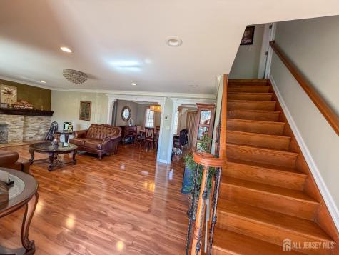 199 E Arthur Place Iselin NJ 08830