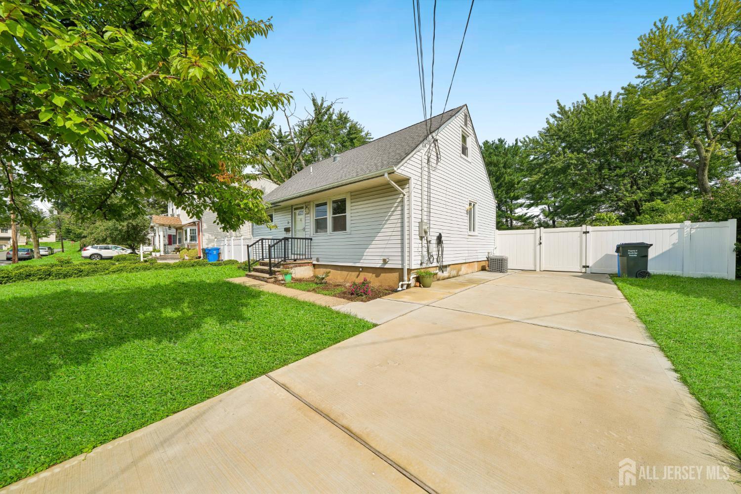 23 W Henry Place Iselin NJ 08830