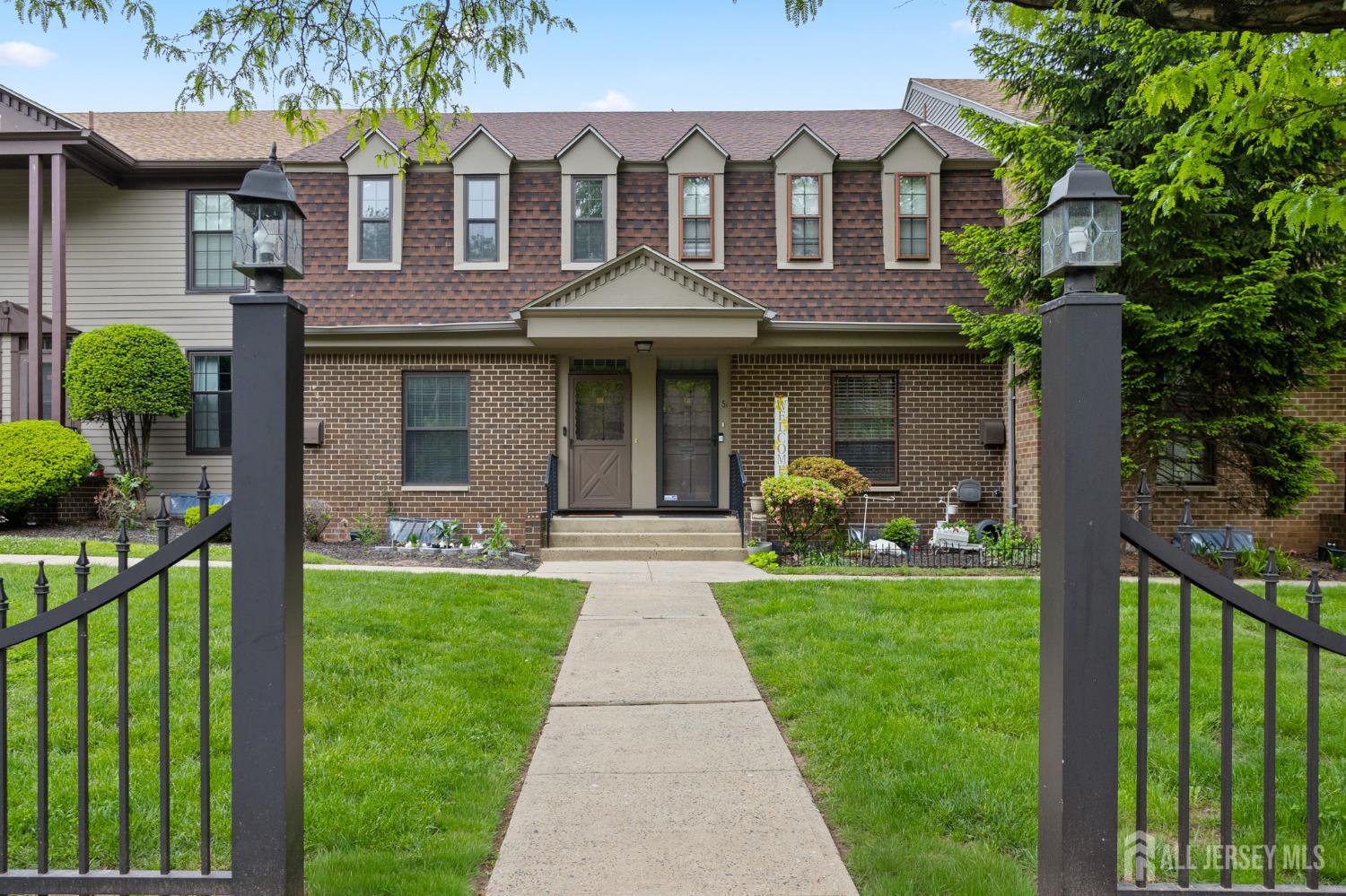 323 Gills Ln Unit #5 H Lane Iselin NJ 08830