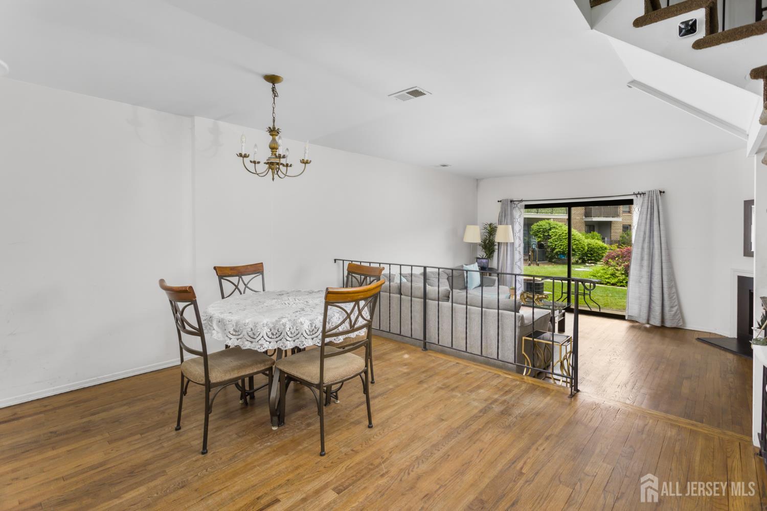 323 Gills Ln Unit #5 H Lane Iselin NJ 08830
