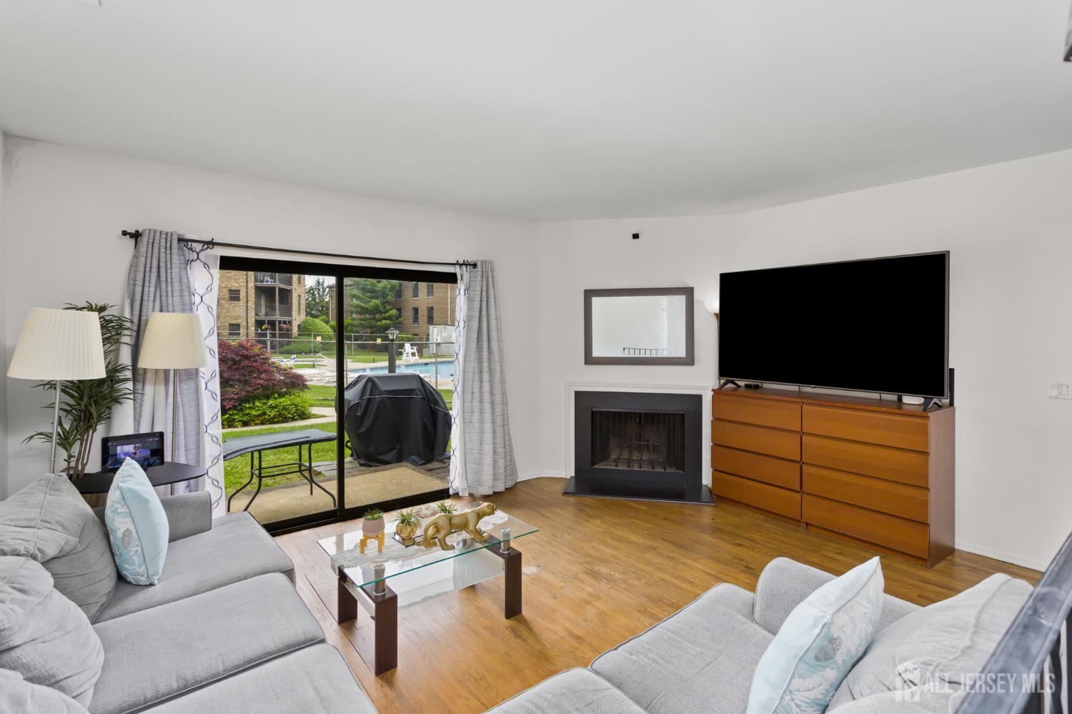 323 Gills Ln Unit #5 H Lane Iselin NJ 08830