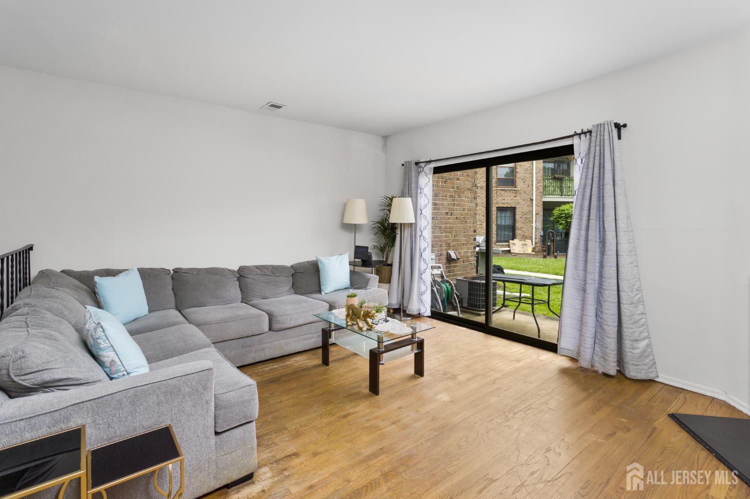323 Gills Ln Unit #5 H Lane Iselin NJ 08830