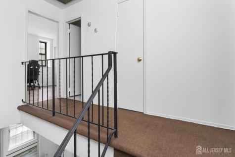 323 Gills Ln Unit #5 H Lane Iselin NJ 08830