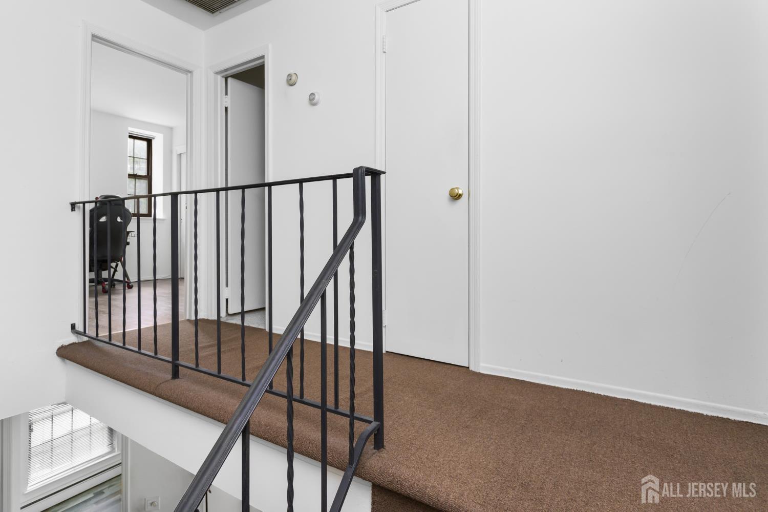 323 Gills Ln Unit #5 H Lane Iselin NJ 08830