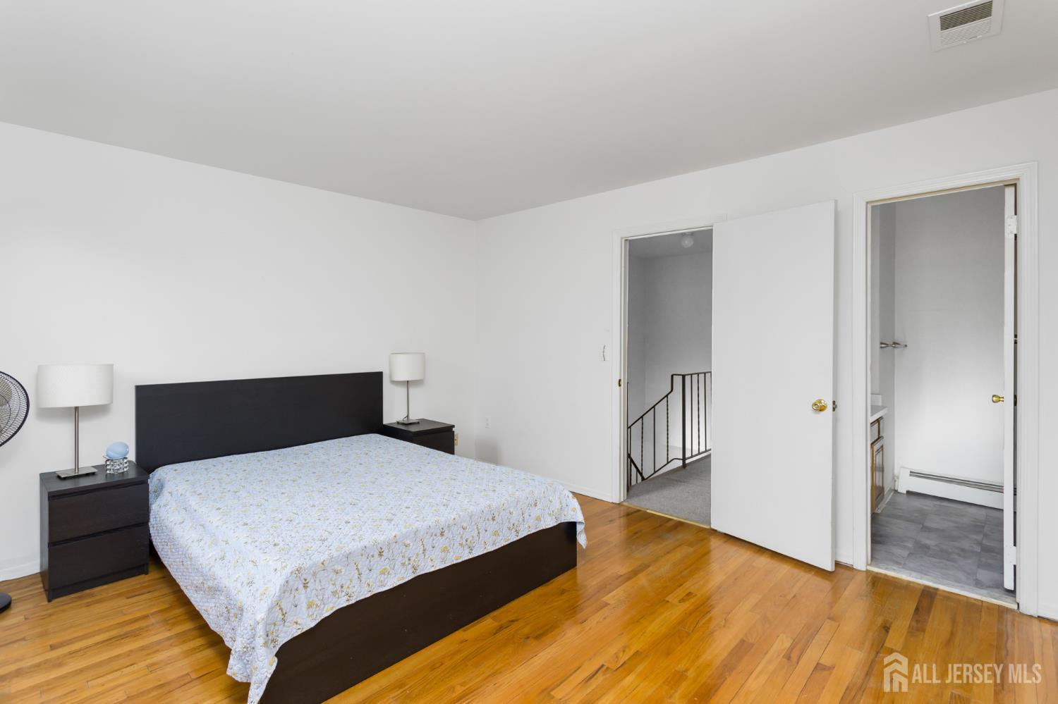 323 Gills Ln Unit #5 H Lane Iselin NJ 08830