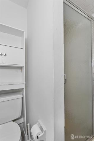 323 Gills Ln Unit #5 H Lane Iselin NJ 08830