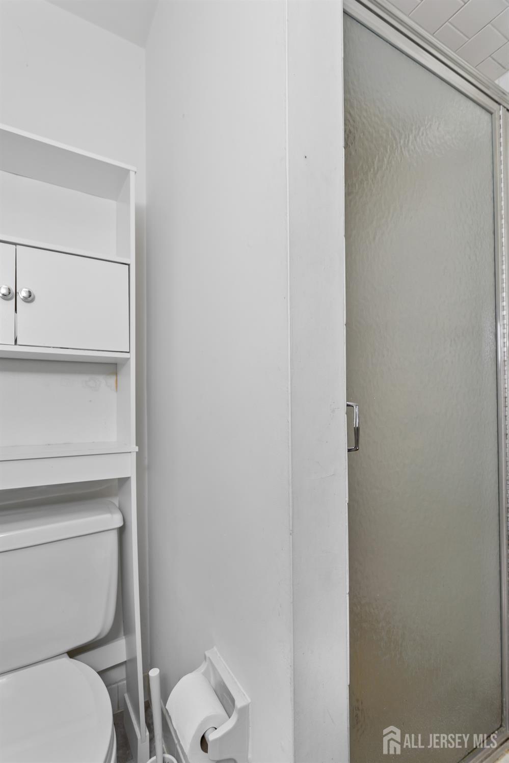 323 Gills Ln Unit #5 H Lane Iselin NJ 08830