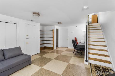 323 Gills Ln Unit #5 H Lane Iselin NJ 08830