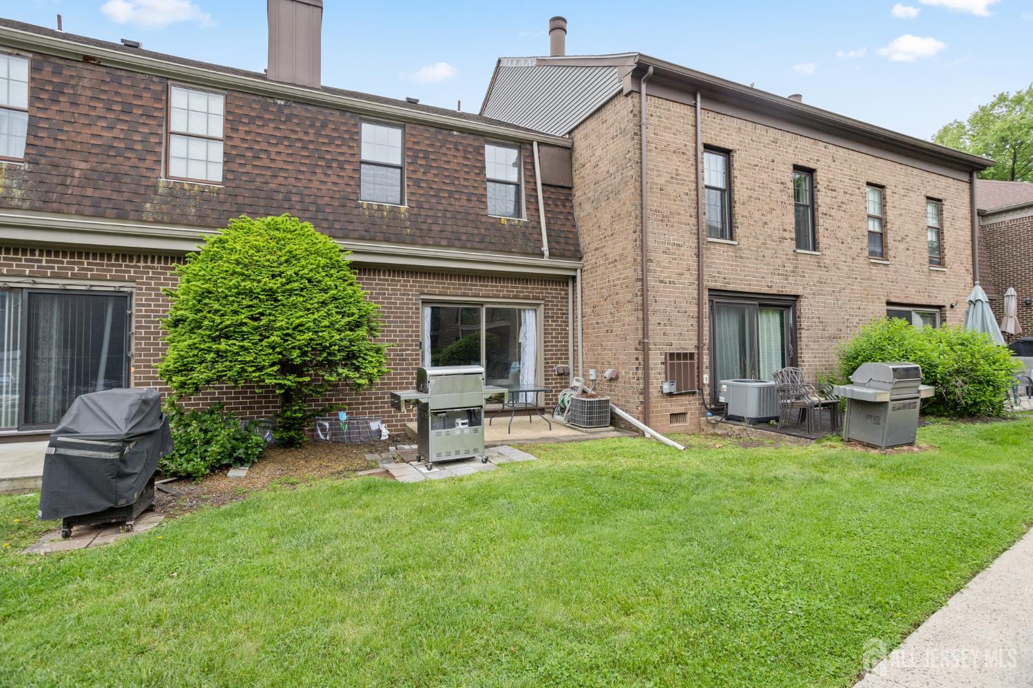 323 Gills Ln Unit #5 H Lane Iselin NJ 08830