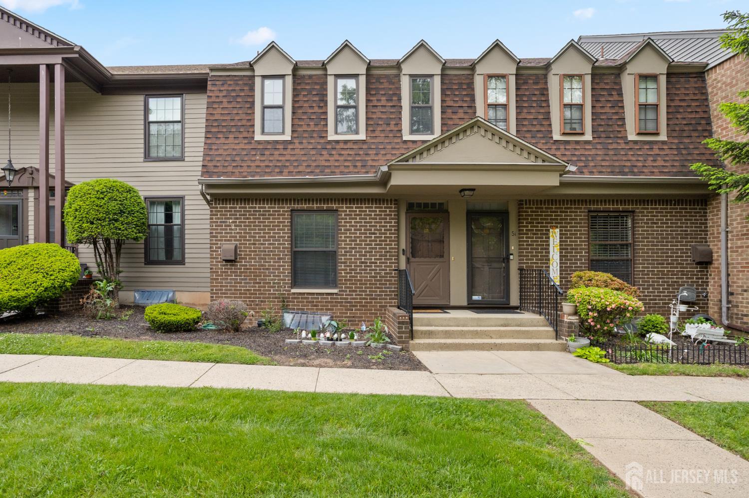 323 Gills Ln Unit #5 H Lane Iselin NJ 08830