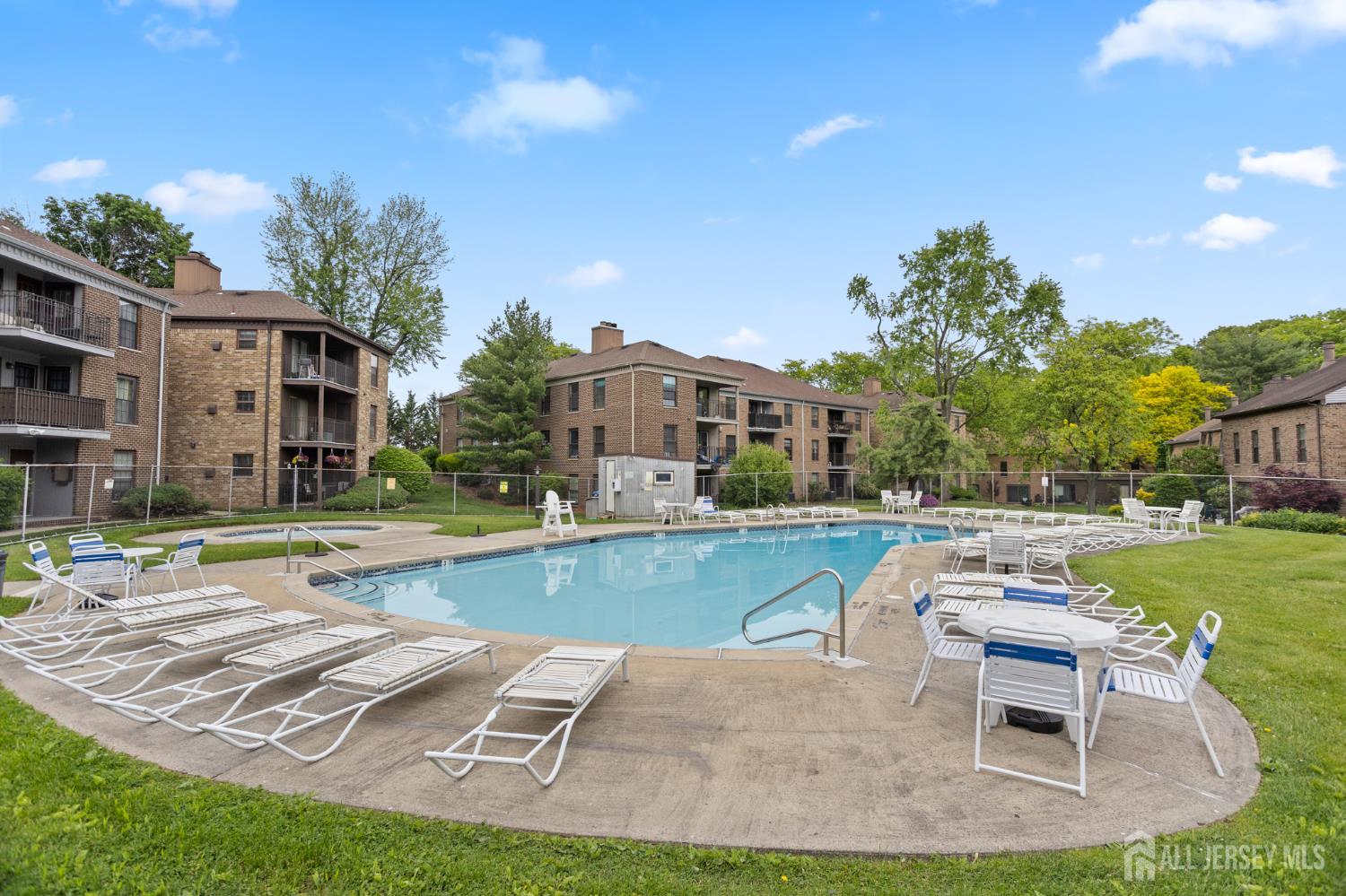 323 Gills Ln Unit #5 H Lane Iselin NJ 08830