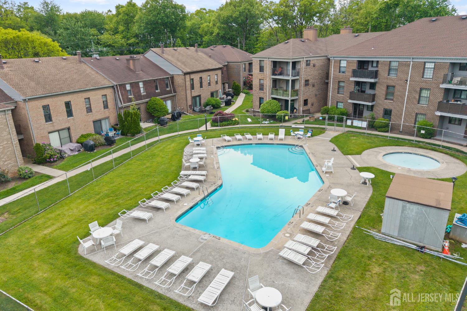 323 Gills Ln Unit #5 H Lane Iselin NJ 08830