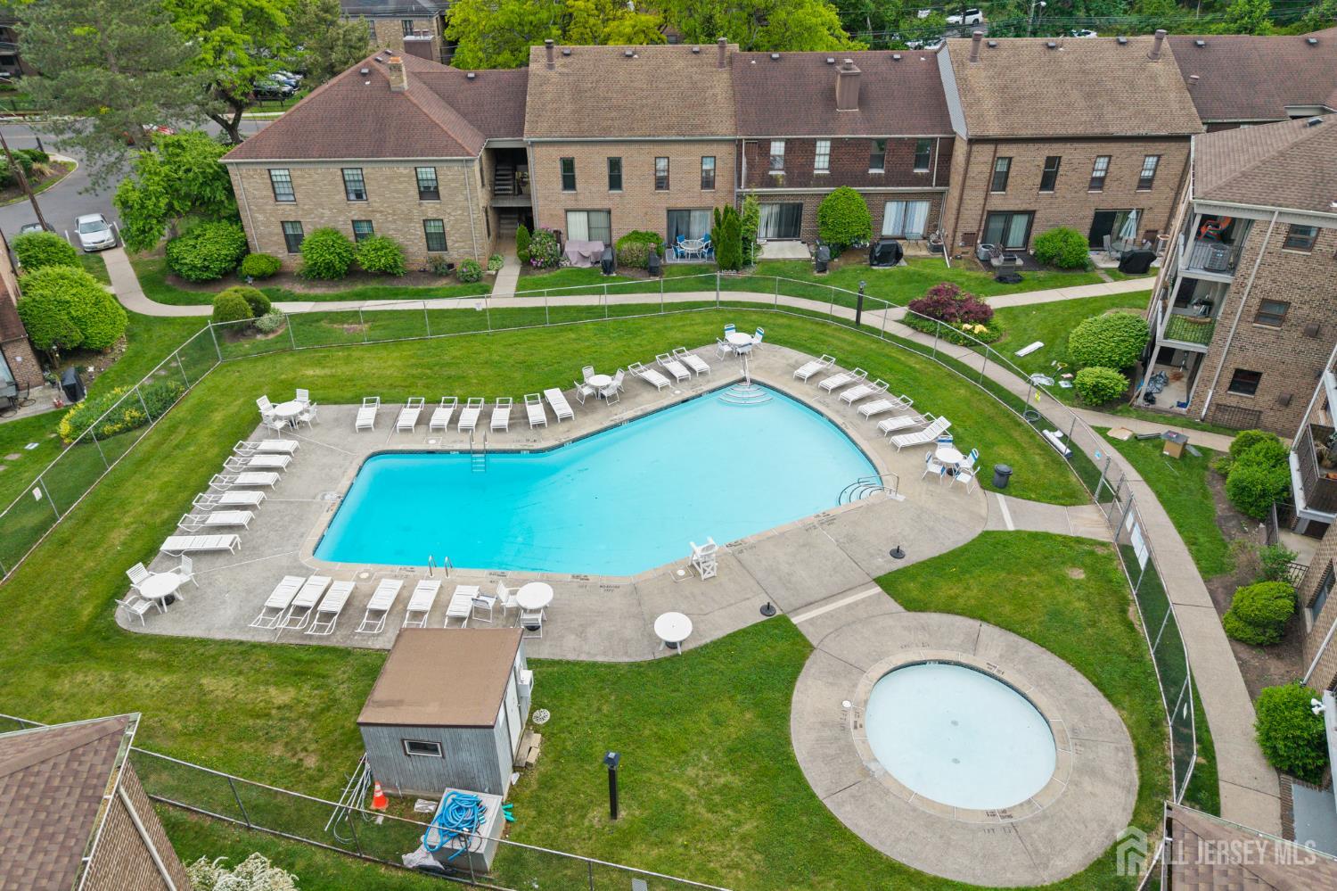 323 Gills Ln Unit #5 H Lane Iselin NJ 08830