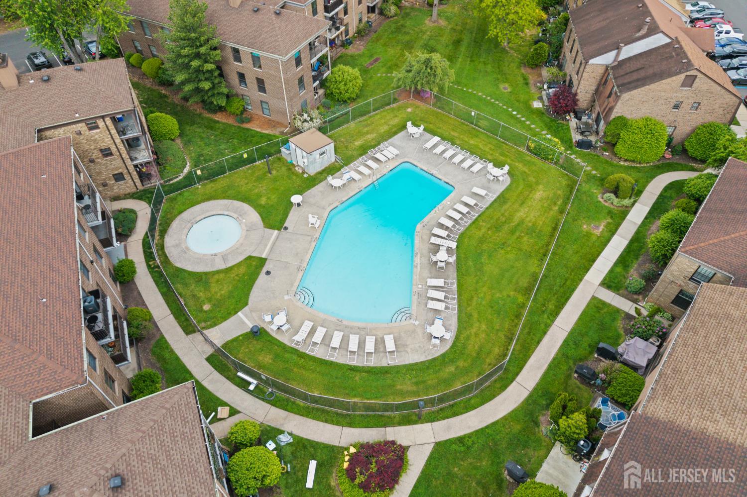323 Gills Ln Unit #5 H Lane Iselin NJ 08830