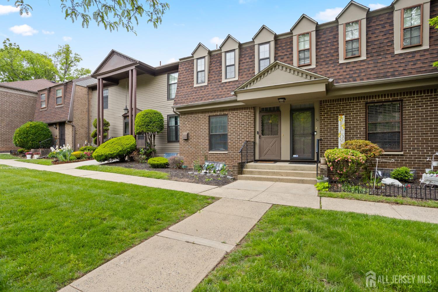 323 Gills Ln Unit #5 H Lane Iselin NJ 08830