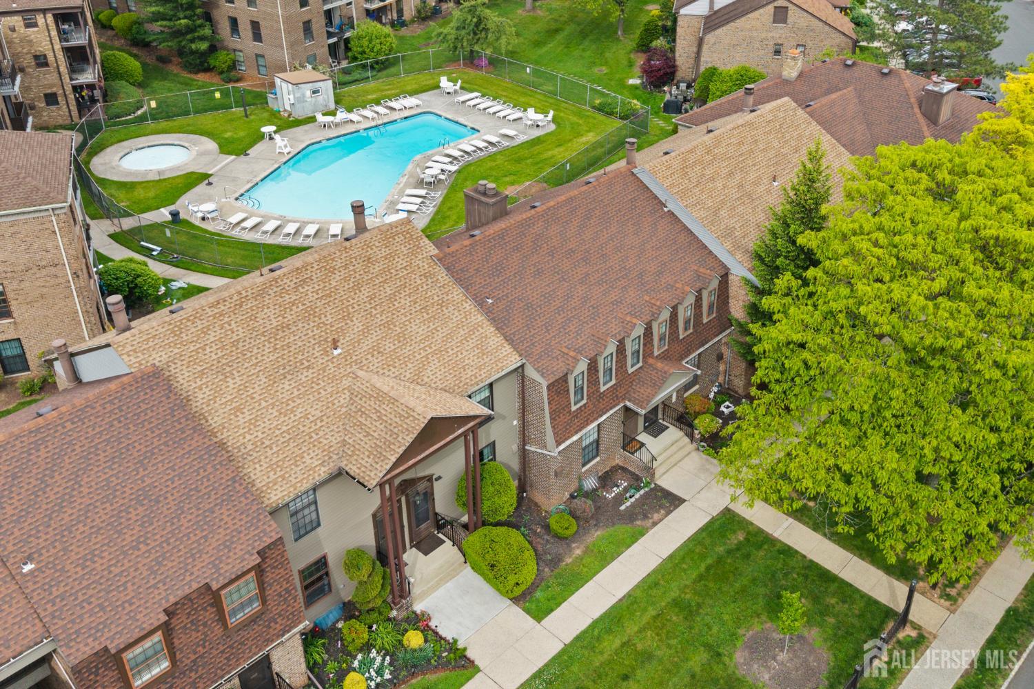 323 Gills Ln Unit #5 H Lane Iselin NJ 08830