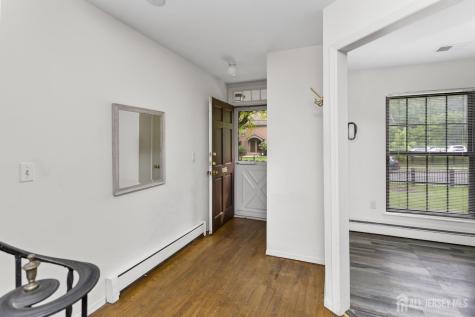 323 Gills Ln Unit #5 H Lane Iselin NJ 08830