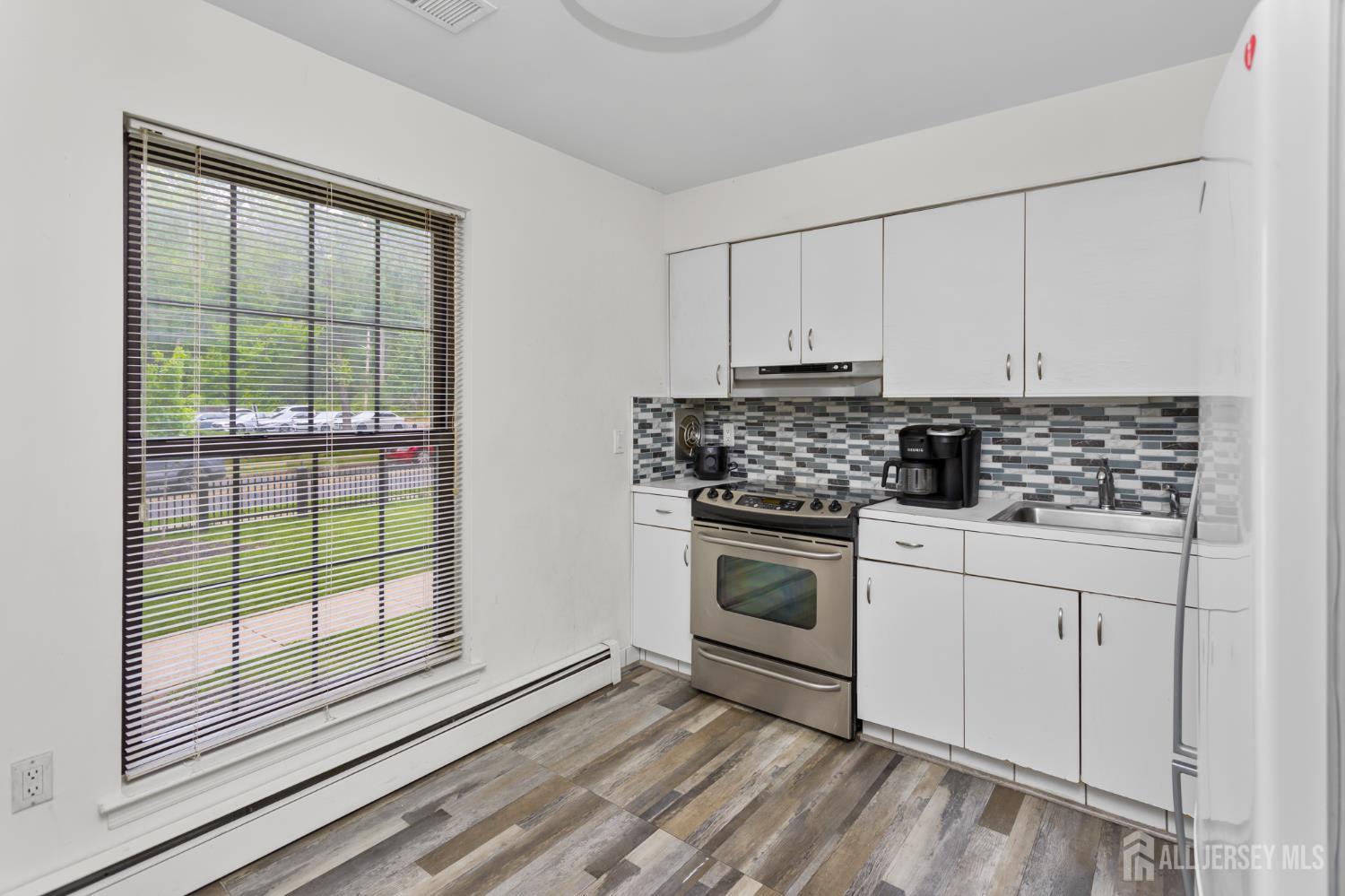323 Gills Ln Unit #5 H Lane Iselin NJ 08830