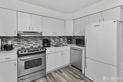 323 Gills Ln Unit #5 H Lane Iselin NJ 08830