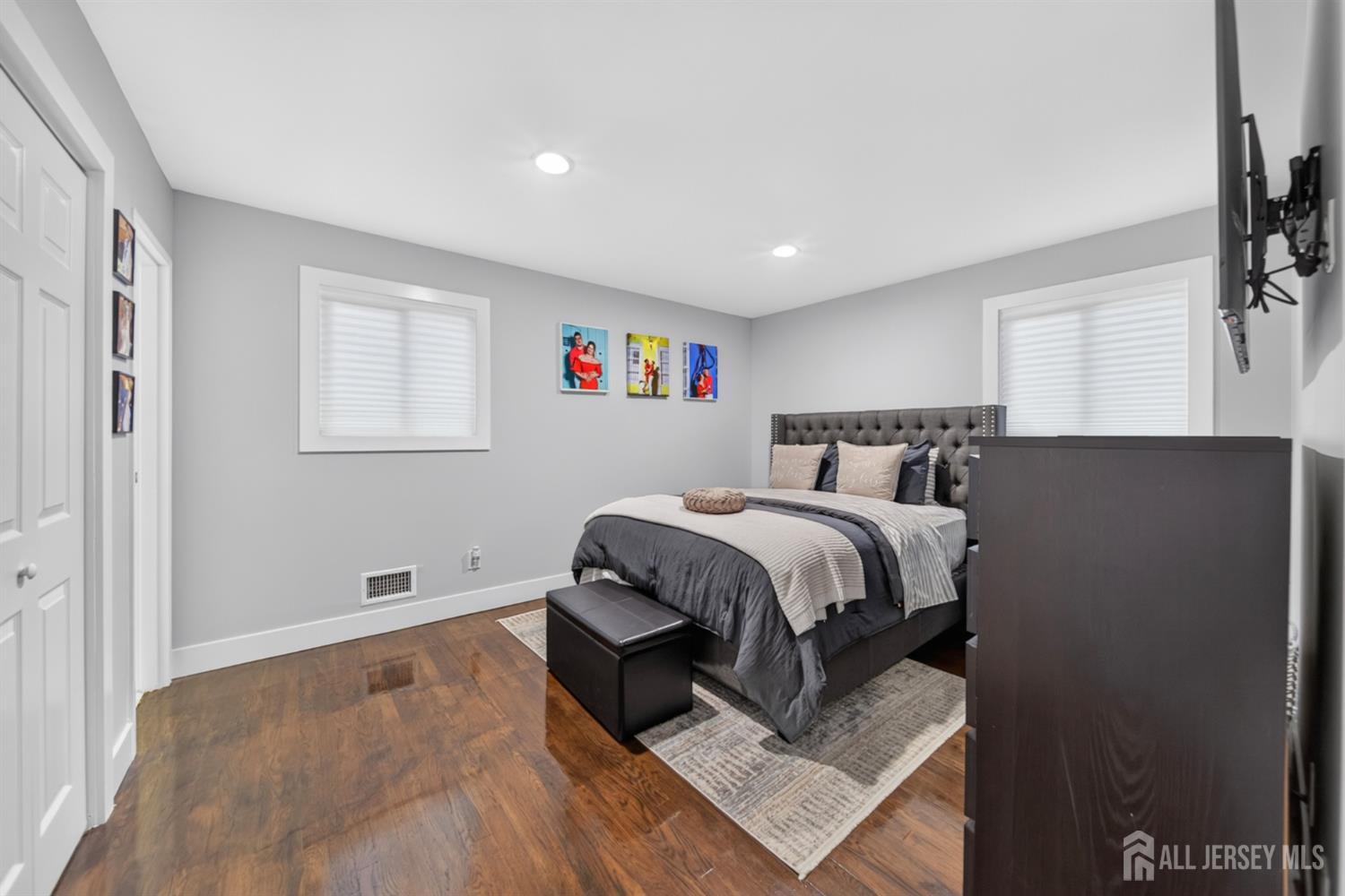 24 Stima Avenue Carteret NJ 07008