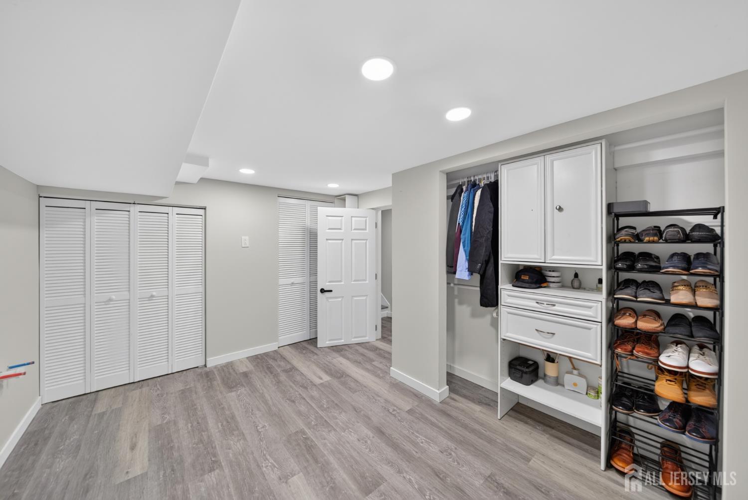 24 Stima Avenue Carteret NJ 07008