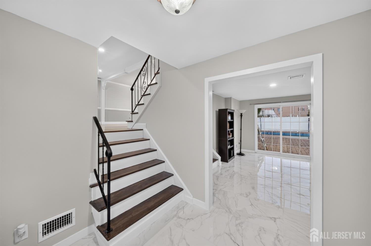 24 Stima Avenue Carteret NJ 07008