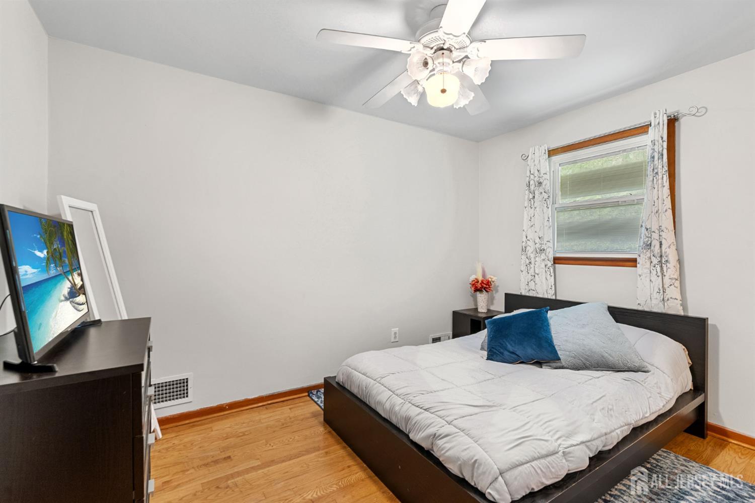 38 Van Ethel Drive Middlesex NJ 07747