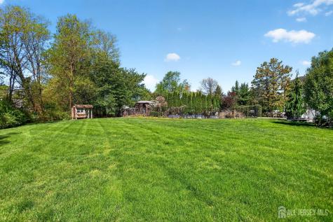 11 Apple Manor Lane East Brunswick NJ 08816