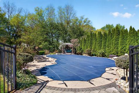 11 Apple Manor Lane East Brunswick NJ 08816