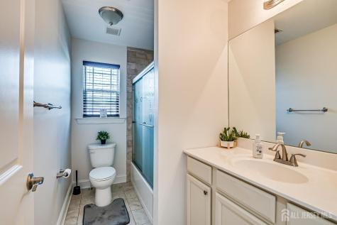 54 Hillcrest Avenue Iselin NJ 08830