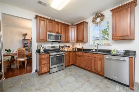 7 Pasteur Court East Windsor NJ 08520