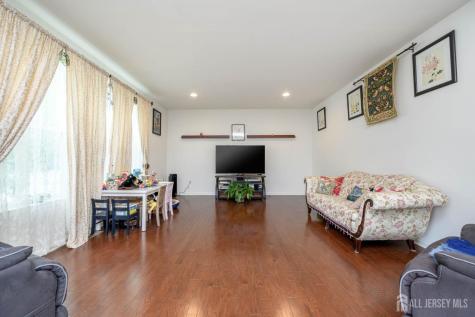 7 Pasteur Court East Windsor NJ 08520