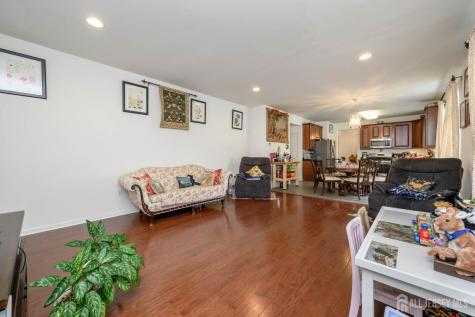 7 Pasteur Court East Windsor NJ 08520