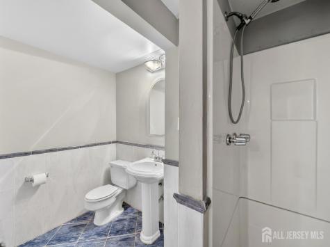 323 Gill Lane Iselin NJ 08830