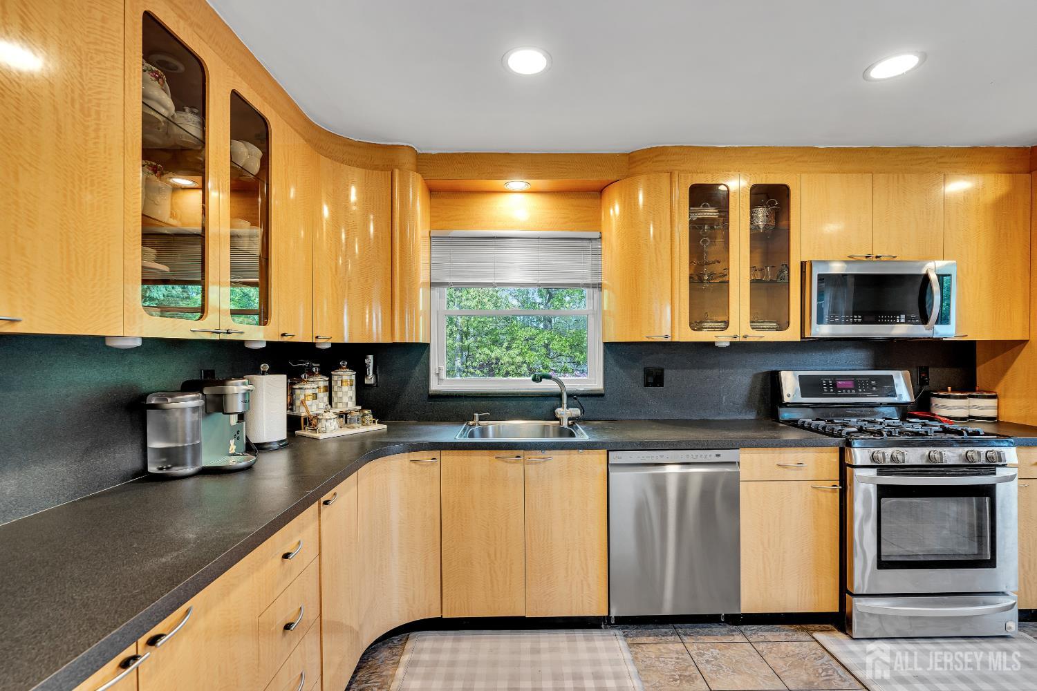 9 Colt Court East Brunswick NJ 08816