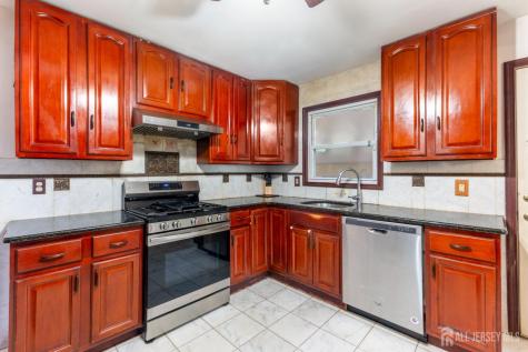 22 Foley Avenue Edison NJ 08820