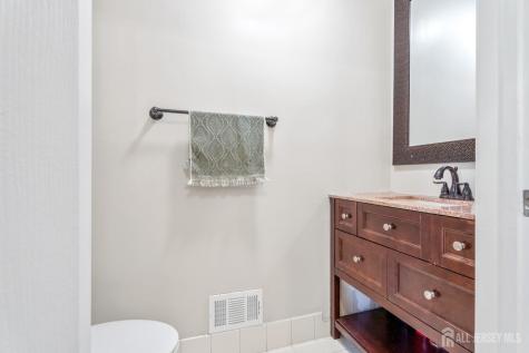 8 Ashley Court Franklin Twsp NJ 08873