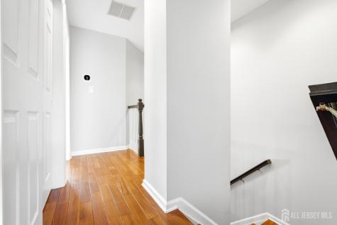 8 Ashley Court Franklin Twsp NJ 08873