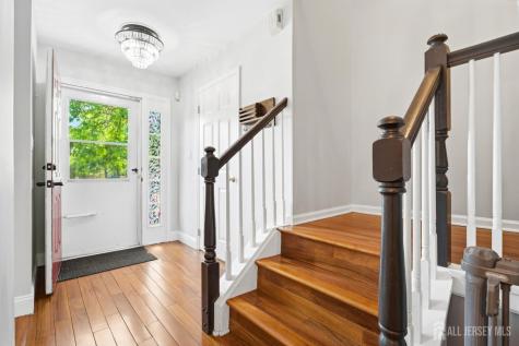 8 Ashley Court Franklin Twsp NJ 08873