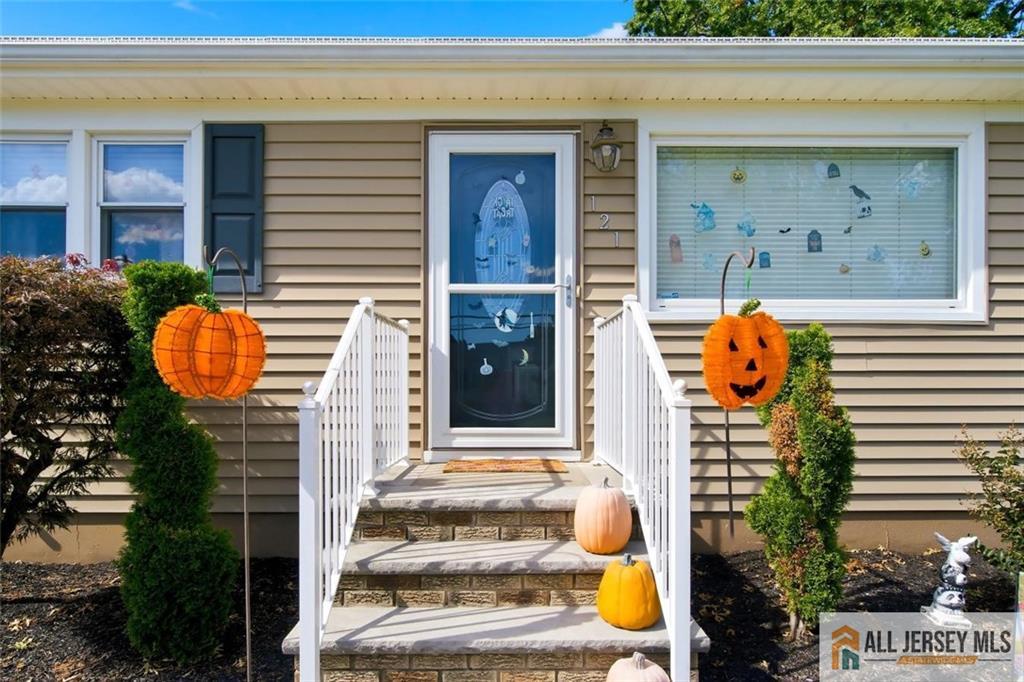 121 Hadley Street Piscataway NJ 08854