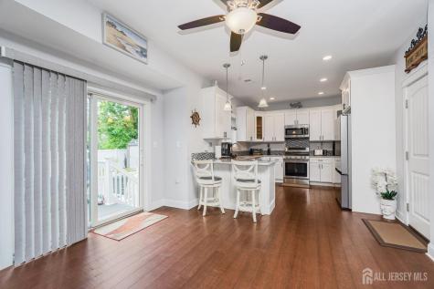 741 Beach Avenue Beachwood NJ 08722