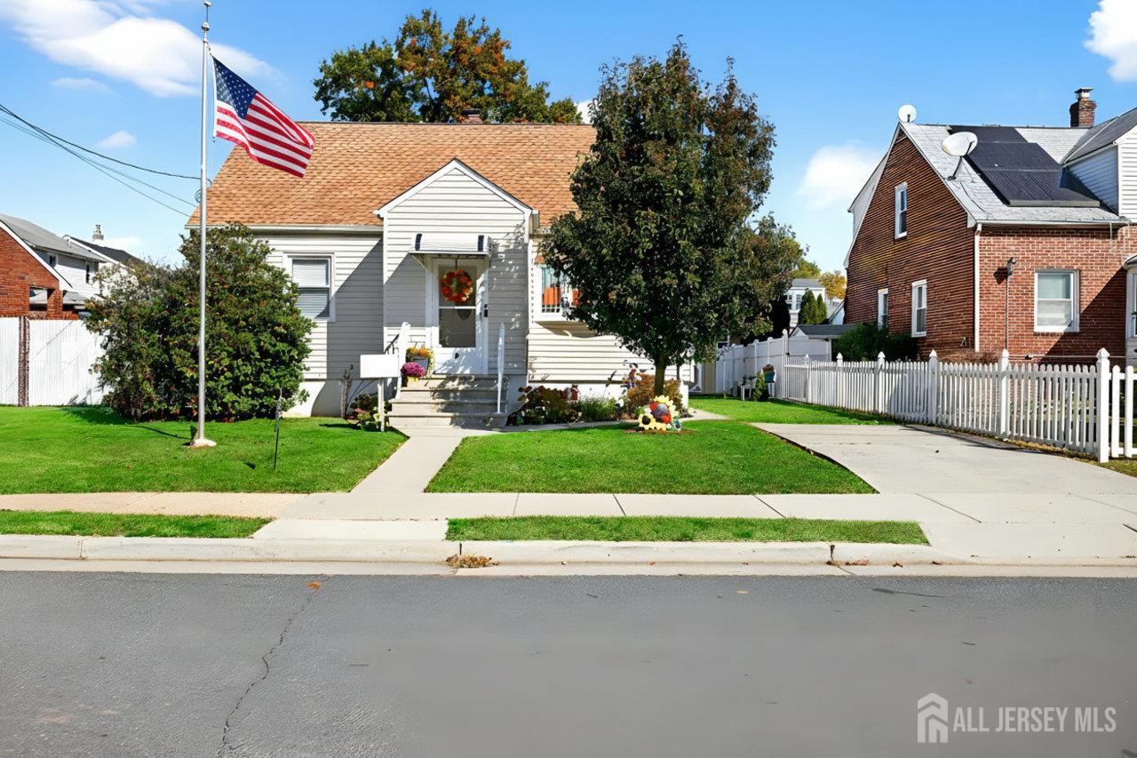 6 Elmwood Avenue Carteret NJ 07008