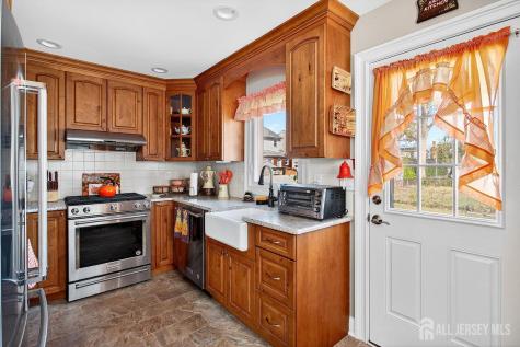 6 Elmwood Avenue Carteret NJ 07008